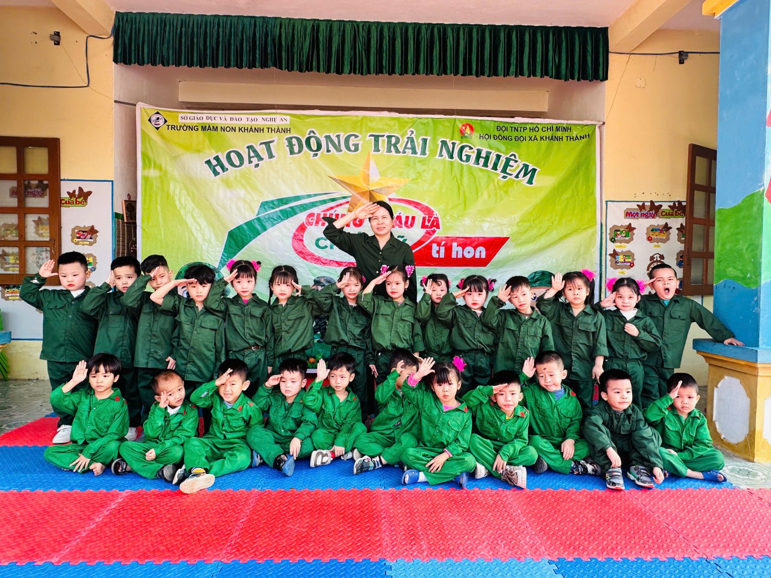 HOẠT ĐỘNG TRẢI NGHIÊM ''CHIẾN SỸ TÍ HON'' CỦA TRƯỜNG MN KHÁNH THÀNH